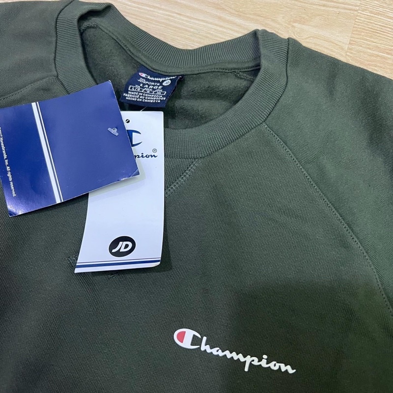 cp-champion-small-logo-fleece-sweatshirt-เสื้อสเวสเตอร์แบรนด์
