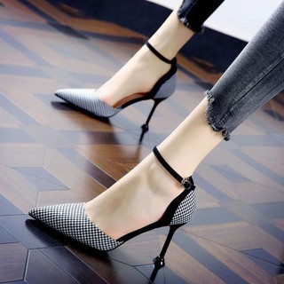 🔥Ready stock！ รองเท้าส้นสูงผู้หญิง Stiletto ลายสก๊อต 2020 ฤดูใบไม้ผลิและฤดูร้อนใหม่คำเดียวหัวเข็มขัดรองเท้าสาวฝรั่งเศสก