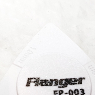 ภาพหน้าปกสินค้าFlanger FP-003 3ขนาดในตัวเดียว 3in1 ทรงสามเหลี่ยม Pick สีขาว ที่เกี่ยวข้อง
