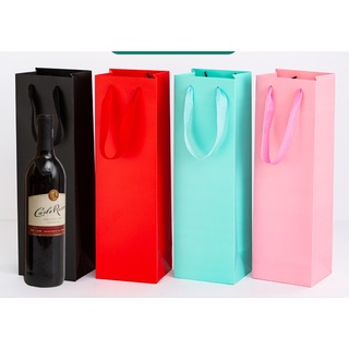 ภาพหน้าปกสินค้า💐DIY💐 ถุงใส่ขวดไวน์ ถุงของขวัญ ถุงกระดาษ ใส่ของชำร่วย ของรับไหว้ให้ผู้ใหญ่ มี 2 ขนาด ที่เกี่ยวข้อง