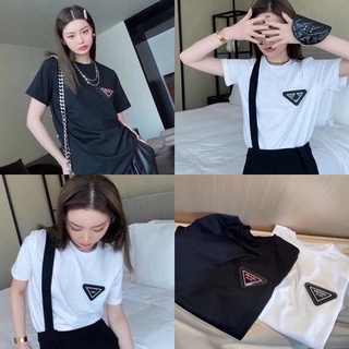 (พร้อมส่ง) เสื้อยืด P R A d a ผ้านิ่ม ใส่สบาย