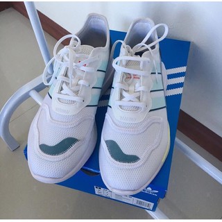 รองเท้าsneaker adidas  sneaker life stlye สีขาวลายพาสเทล