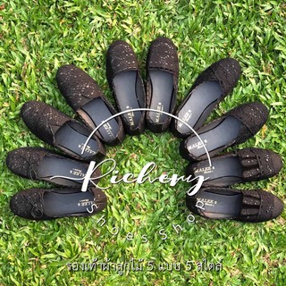 ภาพขนาดย่อของสินค้ารองเท้าคัทชูสีดำ 5 รุ่น งานผ้าลูกไม้ พื้นผ้ากระสอบ น้ำหนักเบา ฝีมือคนไทย รองเท้าหุ้มส้น ผู้หญิง