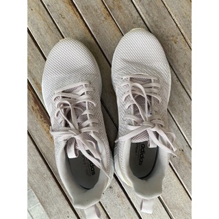 ผ้าใบสีชมพูอ่อนadidas