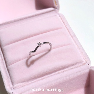 (กรอกโค้ด 72W5V ลด 65.-) earika.earrings - jewel V ring แหวนตัววีประดับเพชรเงินแท้ แหวนสไตล์เกาหลี ฟรีไซส์ปรับขนาดได้