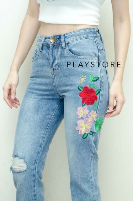 กางเกงยีนส์ปักลาย-p-l-a-y-s-t-o-r-e-vivid-flower-embroided-jeans