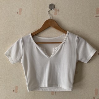 เสื้อครอป white crop tops (freesize)