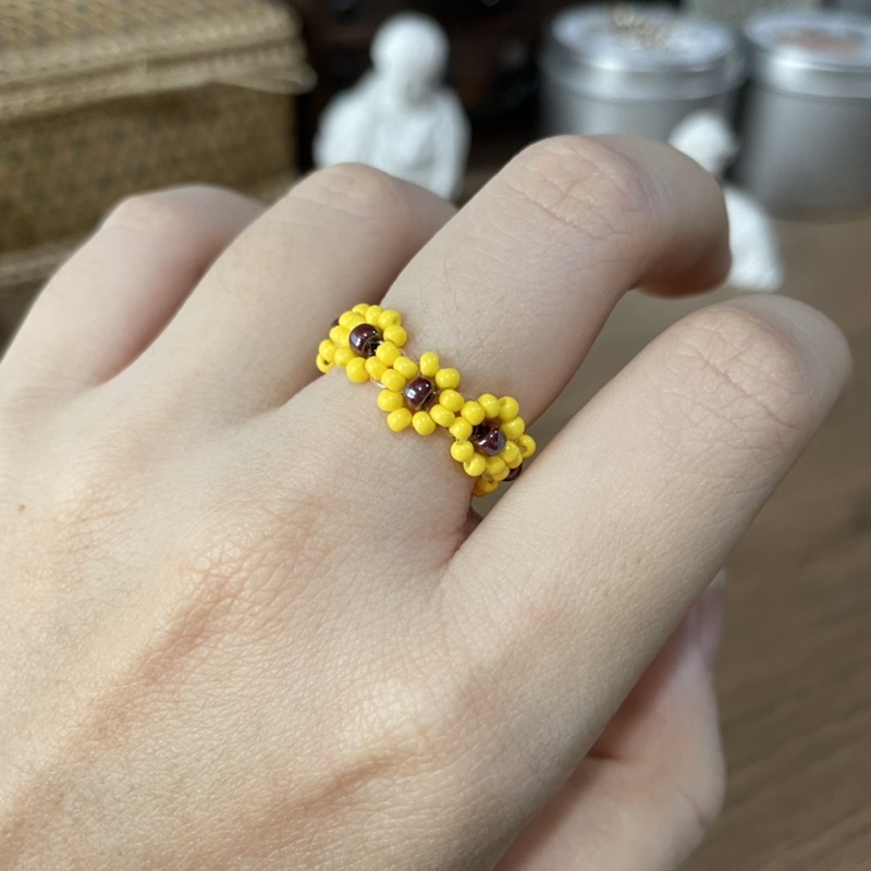 แหวนลูกปัด-ดอกทานตะวัน-สีเหลือง-แหวนดอกไม้-น่ารักมากๆ-cute-yellow-sunflower-bead-rings