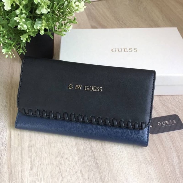 guess-wallet-สีดำน้ำเงิน