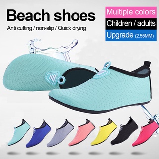 ภาพหน้าปกสินค้ารองเท้าน้ำ unisex รองเท้าเดินชายหาด รองเท้ายน้ำแท้ 100% รองเท้าเดินทะเล ซึ่งคุณอาจชอบราคาและรีวิวของสินค้านี้