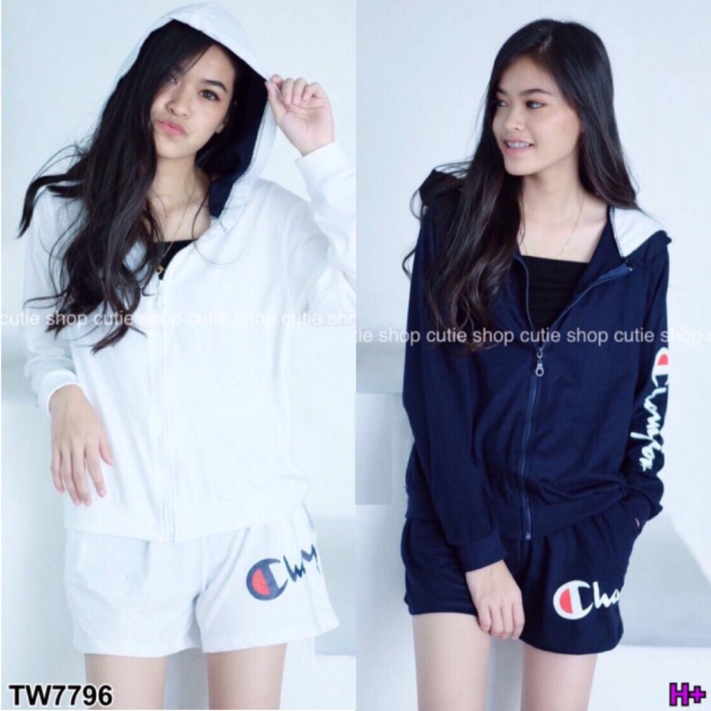 at7796-set2ชิ้น-เสื้อยืดแขนยาวมีฮู๊ด-และกางเกงเอวสม้อคขาสั้น-สกรีน