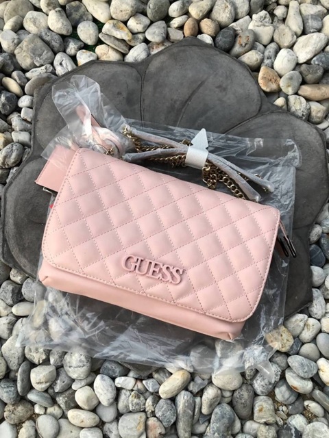 crossbody-guess-สายโซ่-กระเป๋าสะพาย