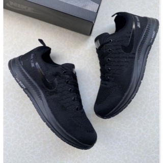 ภาพขนาดย่อของภาพหน้าปกสินค้ารองเท้าผ้าใบสีดำ รองเท้าผ้าใบดำล้วน นุ่มใส่สบาย จากร้าน sneakerbybenz บน Shopee ภาพที่ 5