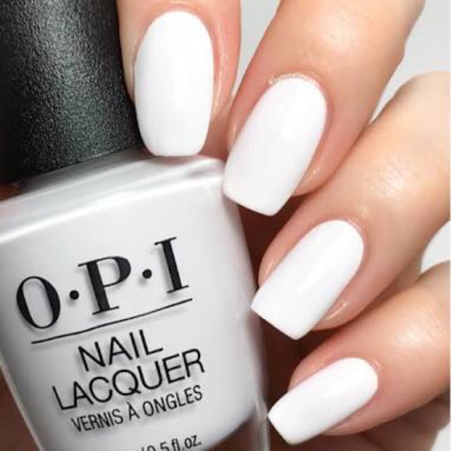 opi-alpine-snow-nll100-ยาทาเล็บสีขาว-จะทำลายไหนๆก็สวยค่าา-แท้-100