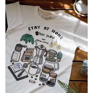 เสื้อยืดผ้าฝ้ายพิมพ์ลายขายดี"Stay Slow and Brew Coffee" t-shirt collection เสื้อยืดสีออฟไวท์ ลายดริปกาแฟ