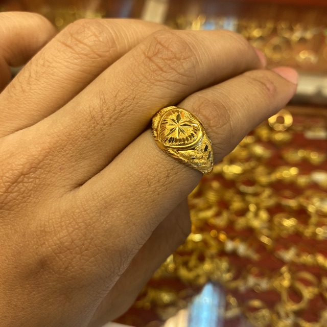ภาพหน้าปกสินค้าแหวนทองครึ่งสลึง หัวใจโป่งคละลาย น้ำหนักครึ่งสลึง ทองคำแท้96.5% มีใบรับประกัน จากร้าน penchamps บน Shopee
