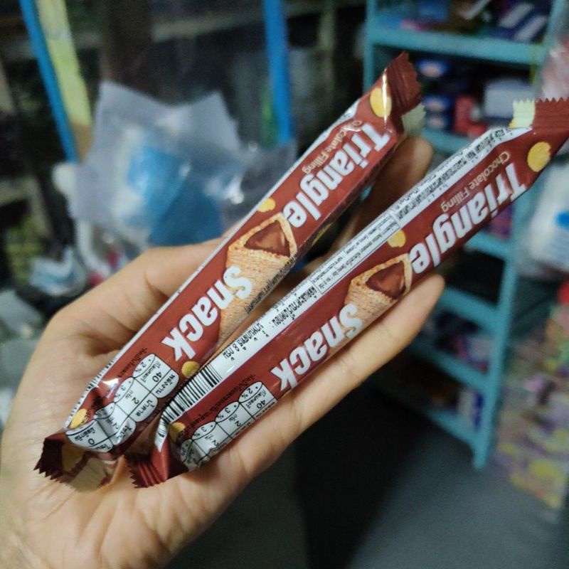 ขนมอบกรอบสอดไส้ช็อกโกแลต-สามเหลี่ยม-แพ็ค-24-ชิ้น