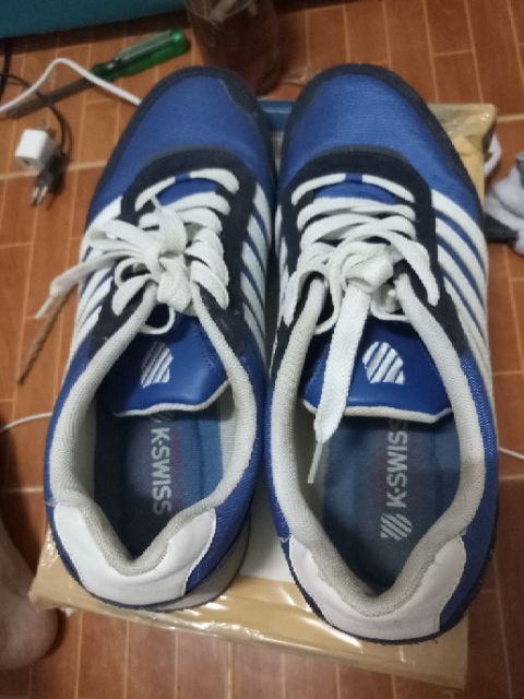 ส่งต่อรองเท้า-k-swiss