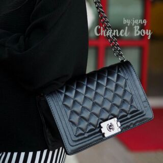 กระเป๋า Chanel  Boy  bag  flap bag caviar Skin 10