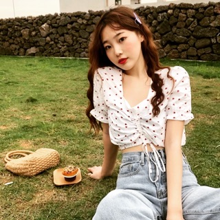 พร้อมส่ง 🍑 Heart-tie crop top  default เสื้อครอป หัวใจ ผูกเอว