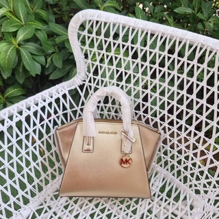 (ผ่อน0%) กระเป๋าสะพายข้าง Michael Kors Avril Small Logo Top-Zip Satchel Leather หนังแท้ สีทอง