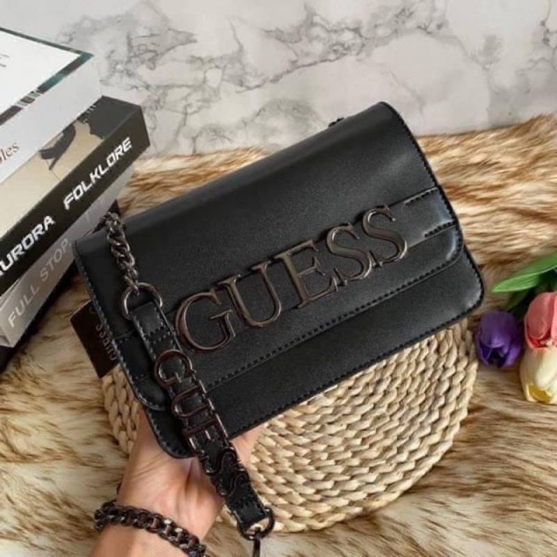 กระเป๋าสะพาย-guess-สายยาวปรับได้-งานแท้-outlet-ดูเรียบหรู