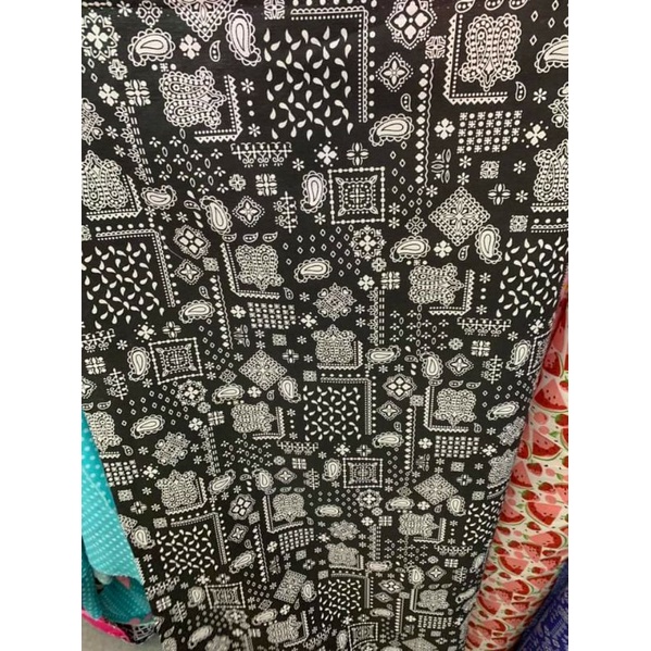 ภาพสินค้าผ้าคอตตอนทีซี ลายลิซ่า แบล็คพิ้งค์ ลูกน้ำ ลายผ้าเช็ดหน้า หน้ากว้าง 45 นิ้ว จากร้าน thaisawad บน Shopee ภาพที่ 2