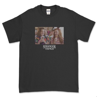 เสื้อยืดวินเทจเสื้อยืด พิมพ์ลาย Stranger THINGS EL & MAXS-4XL