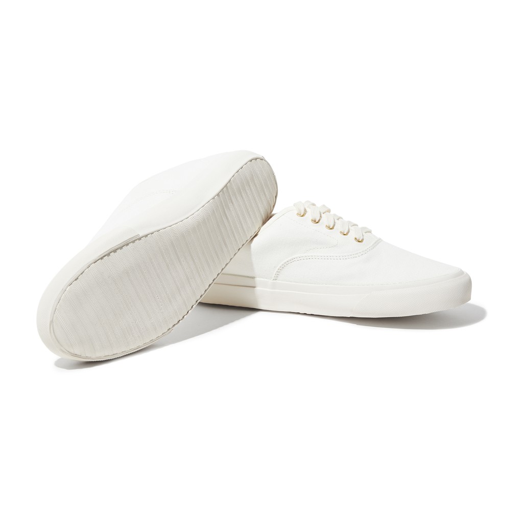 ภาพสินค้ารองเท้าผ้าใบ Atlas รุ่น Logan Canvas Sneakers in White จากร้าน atlasforall บน Shopee ภาพที่ 4