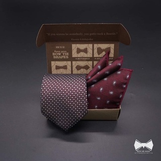 ภาพหน้าปกสินค้าเซ็ทเนคไทเบอร์กันดีลายจุด+ ผ้าเช็ดหน้าสูท-Necktie + Pocket Square ที่เกี่ยวข้อง