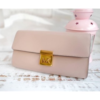 กระเป๋า mk หนังสีชมพู Michael Kors Mindy Leather Crossbody / Clutch สี Fawn