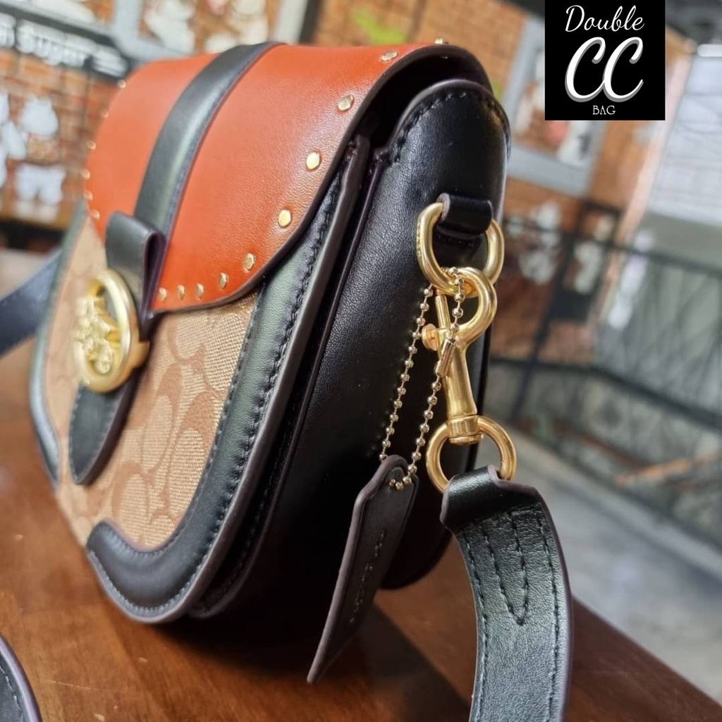 แท้-coach-c3593-georgie-saddle-bag-in-colorblock-signature-canvas-with-rivets