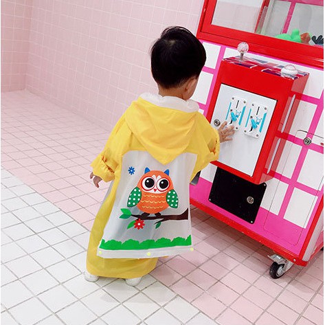 เสื้อกันฝนเด็ก-ขยายด้านหลังสำหรับสะพายกระเป๋า-ลายนกฮูก-สีเหลือง
