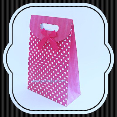 ถุงคุกกี้-ใช้เป็นถุงของขวัญ-3-ใบ-m-วัสดุกระดาษลายสวย-gift-bag-โบว์ติด้านหน้า-ฝาปิด-หูหิ้วสะดวกน่ารัก