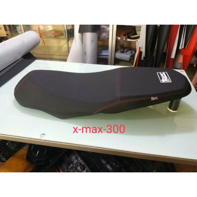 เบาะมอเตอร์ไซค์x-max300สองตอนสวยเท่ต้องจัด