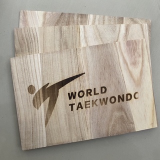 ภาพขนาดย่อของภาพหน้าปกสินค้าแผ่นไม้ ไม้เตะเทควันโด้ ใช้สำหรับฝึกซ้อมเตะเทควันโด WTF World Taekwondo breaking board คาราเต้ ยูโด จากร้าน ellenwowor บน Shopee ภาพที่ 4