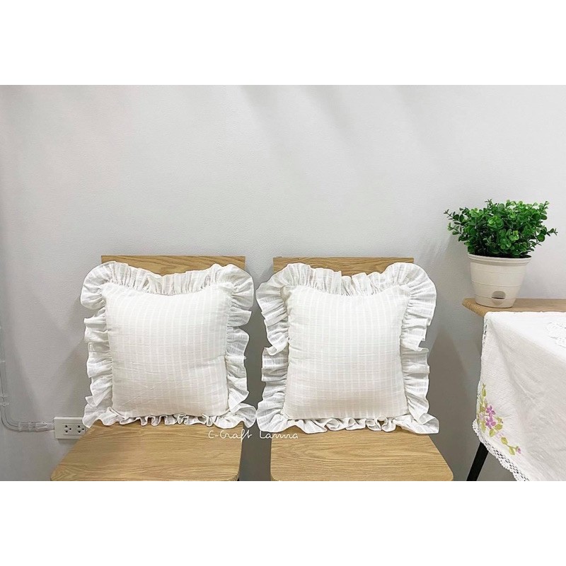 หมอนอิงผ้าฝ้ายสีขาว-ระบายพูฟู่สีขาว-ขนาด16x16นิ้ว-ปลอก-ไส้หมอน
