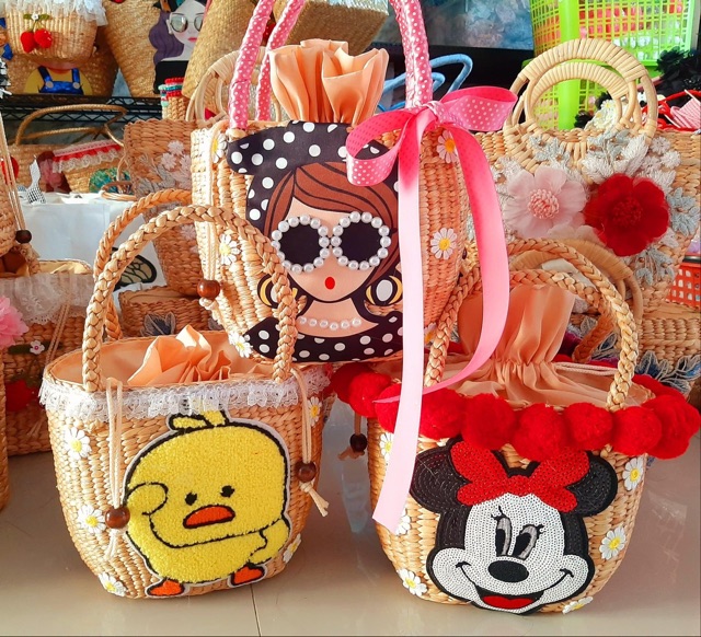 กระเป๋าสาน-กระเป๋าผักตบชวา-กระเป๋าถือ-handmade-wovenbags-ของขวัญ-ของฝาก-ของชำร่วย-กระเป๋าน่ารัก