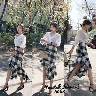 passtell  🇰🇷NEW 🇰🇷
Korea Plaid Ruffle Skirt
กระโปรงลายตารางใหญ่งานแบรนด์เกาหลี งานผ้าลินิน ซับในเป็นกางเกงนะคะ