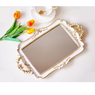 ถาดหลุยส์สีขาว ขอบทอง สำหรับวางเครื่องประดับ น้ำหอม ตกแต่งบ้าน วางผลไม้ เสริฟอาหารให้แขก มีระดับ ดูดี เป็นพร็อ