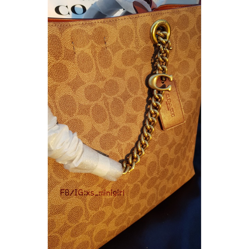 Signature chain convertible tote in signature canvas sale