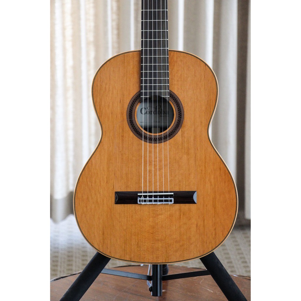 cordoba-f7-paco-กีตาร์ทรงฟลาเมงโก้รุ่น-top-solid-western-red-cedar-rosewood-พร้อมกระเป๋า