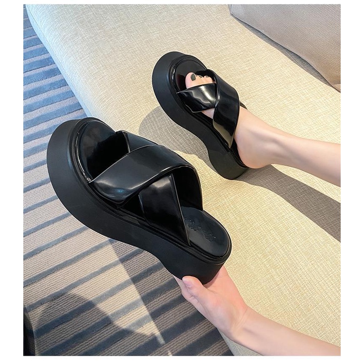 ภาพสินค้าพร้อมส่ง รองเท้าผู้หญิง รองเท้าเปิดส้น ส้นสูง5cm. Size 35-40  รองเท้าแตะส้นสูง ทรงสวย จากร้าน pornpaveea624 บน Shopee ภาพที่ 5