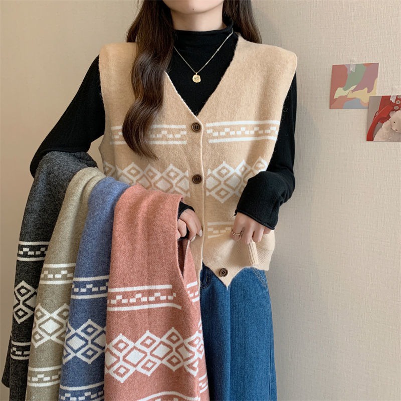chili-k-k-พร้อมส่ง-เสื้อกั๊ก-คอวี-เสื้อกั๊กไหมพรมลายวินเทจ-ผ้านิ่มใส่สบายมาก1995