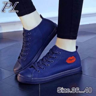 👟👟รองเท้านำเข้า👟👟 
✅ใส่นุ่มสบายเท้า 
⭐️Size 36-40
😍ราคา 550 บาท
ใส่นุ่มสบายเท้า