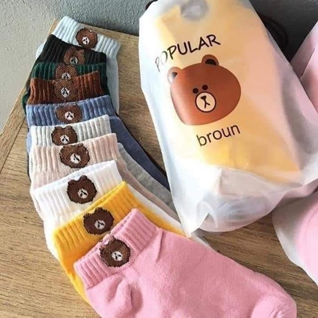 ภาพหน้าปกสินค้าถุงเท้าลายหมีบราวน์ เลือกสีได้ ถุงเท้าแฟชั้น 1คู่ จากร้าน costume_shop บน Shopee