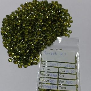 ภาพขนาดย่อของสินค้าเเพ็ค 100 เม็ด ขนาด 4.00 มิล (25ตัง)  PERIDOT CZ /เพชรรัสเซียสีเขียวส่องเพอริดอท
เจียเหลี่ยมก้นเพชร เกรดพลอยคุณภาพงาน