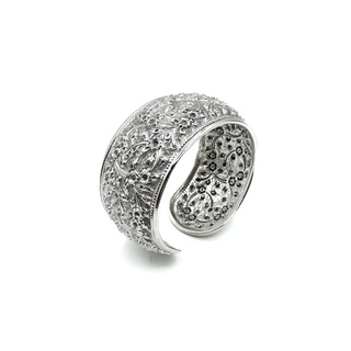 กำไลทรงโอ่ง ลายดอกพิกุลเครือเถา กำไลเงินแท้ 92.5% : 925 Sterling Silver Embossed Floral Carved Pattern Bangle [GSPP0009]