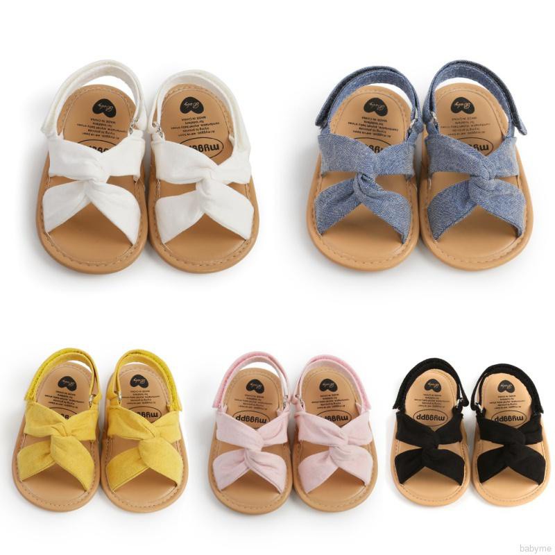 ภาพหน้าปกสินค้ารองเท้าแตะ ประดับโบ แบบนุ่ม ป้องกันการลื่น แฟชั่นสำหรับเด็กทารก