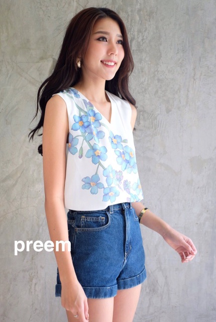 พร้อมส่ง-เสื้อ-ผ้าสวยaaa-เชิ้ตแขนกุด-งานstyle-arts-แบบเท่ๆเก๋-บอกไว้เลยว่าต้องมี-น่ารักมาก-หยิบขึ้นมาใส่ได้บ่อยๆ